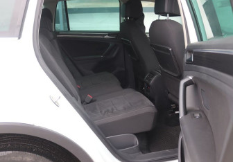 Подержанный автомобиль Volkswagen Tiguan 2017 года (12 фото)