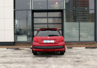 Подержанный автомобиль Peugeot 207 Hatchback 2008 года (4 фото)