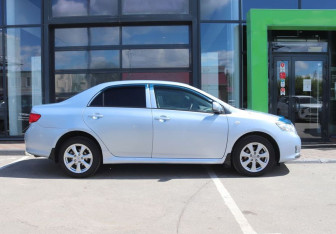 Подержанный автомобиль Toyota Corolla Sedan 2007 года (6 фото)