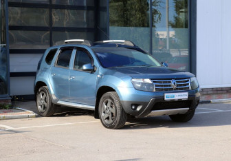 Подержанный автомобиль Renault Duster 2014 года (3 фото)