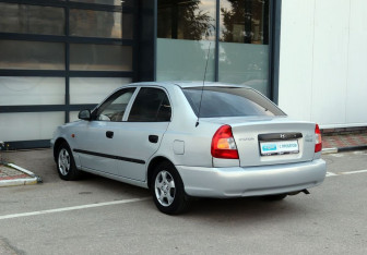 Подержанный автомобиль Hyundai Accent Sedan 2009 года (4 фото)