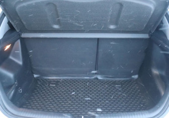 Подержанный автомобиль Kia Rio Hatchback 2016 года (11 фото)