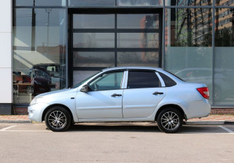 Подержанный автомобиль LADA (ВАЗ) Granta Sedan 2013 года (7 фото)