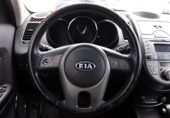 Подержанный автомобиль Kia Soul 2011 года (13 фото)