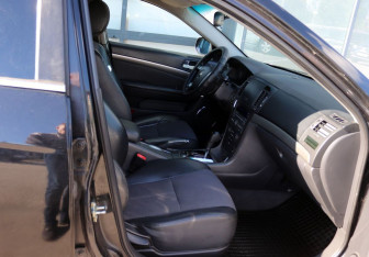 Подержанный автомобиль Chevrolet Epica 2012 года (10 фото)