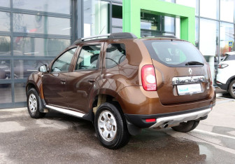 Подержанный автомобиль Renault Duster 2013 года (4 фото)