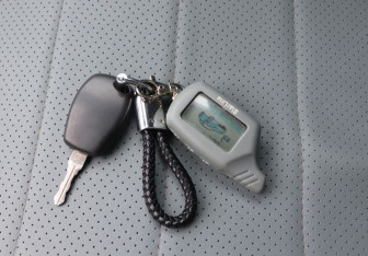 Подержанный автомобиль Renault Sandero 2011 года (17 фото)