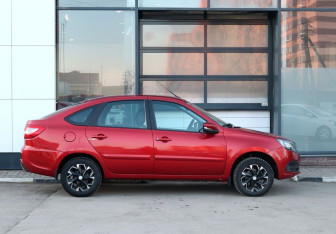 Подержанный автомобиль LADA (ВАЗ) Granta Liftback 2022 года (8 фото)