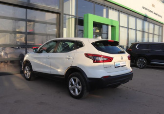 Подержанный автомобиль Nissan Qashqai 2019 года (3 фото)