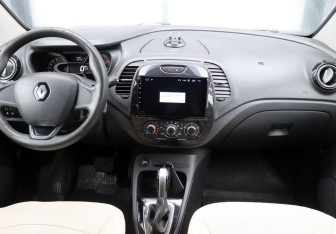 Подержанный автомобиль Renault Kaptur 2018 года (15 фото)