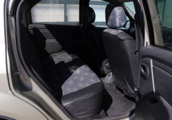 Подержанный автомобиль Renault Logan Sedan 2013 года (11 фото)