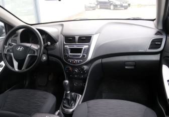 Подержанный автомобиль Hyundai Solaris Sedan 2014 года (11 фото)