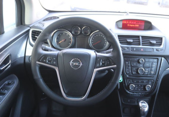 Подержанный автомобиль Opel Mokka 2013 года (15 фото)