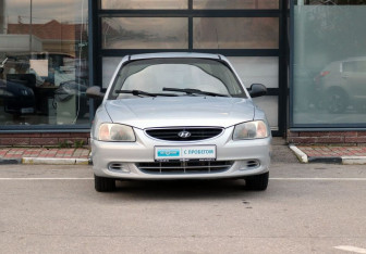 Подержанный автомобиль Hyundai Accent Sedan 2009 года (7 фото)