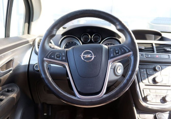 Подержанный автомобиль Opel Mokka 2014 года (17 фото)