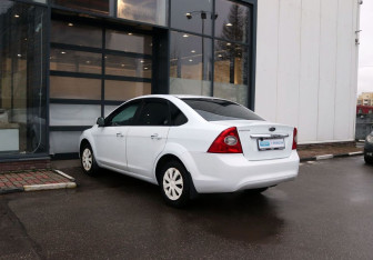 Подержанный автомобиль Ford Focus Sedan 2009 года (3 фото)