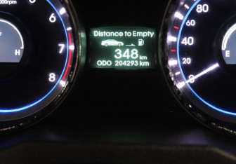 Подержанный автомобиль Hyundai Sonata 2011 года (17 фото)