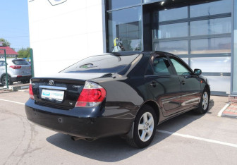 Подержанный автомобиль Toyota Camry Sedan 2005 года (5 фото)