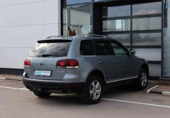 Подержанный автомобиль Volkswagen Touareg 2008 года (4 фото)