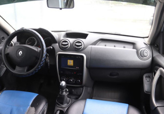 Подержанный автомобиль Renault Duster 2014 года (13 фото)