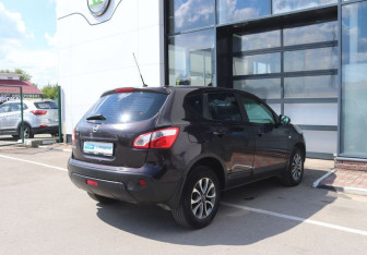 Подержанный автомобиль Nissan Qashqai 2013 года (5 фото)