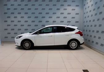 Подержанный автомобиль Ford Focus Hatchback 2012 года (2 фото)