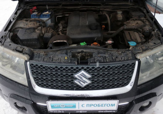 Подержанный автомобиль Suzuki Grand Vitara 2010 года (9 фото)