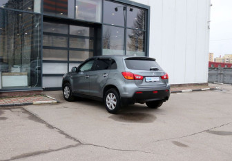 Подержанный автомобиль Mitsubishi ASX 2013 года (3 фото)