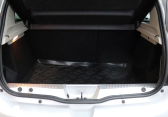 Подержанный автомобиль Renault Sandero 2019 года (11 фото)