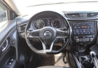 Подержанный автомобиль Nissan X-Trail 2019 года (16 фото)