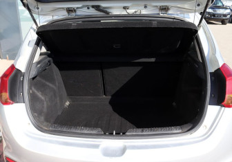 Подержанный автомобиль Kia Ceed Hatchback 2012 года (11 фото)