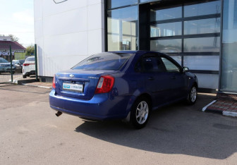 Подержанный автомобиль Chevrolet Lacetti Sedan 2005 года (5 фото)