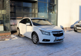 Подержанный автомобиль Chevrolet Cruze Sedan 2010 года (7 фото)