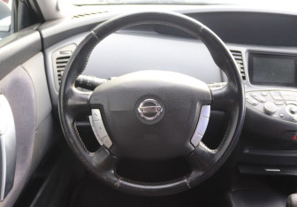 Подержанный автомобиль Nissan Primera Sedan 2005 года (15 фото)