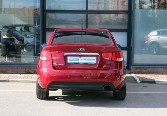 Подержанный автомобиль Kia Cerato Sedan 2011 года (4 фото)