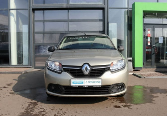 Подержанный автомобиль Renault Logan Sedan 2015 года (8 фото)