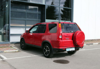 Подержанный автомобиль Honda CR-V 2003 года (4 фото)