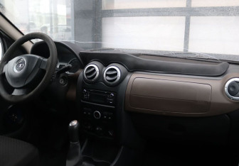 Подержанный автомобиль LADA (ВАЗ) Largus Wagon 2014 года (14 фото)