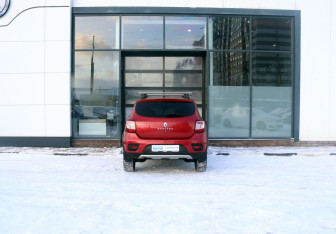 Подержанный автомобиль Renault Sandero 2015 года (4 фото)