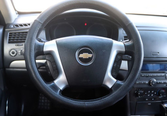 Подержанный автомобиль Chevrolet Epica 2012 года (14 фото)