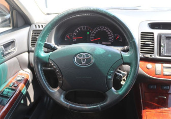 Подержанный автомобиль Toyota Camry Sedan 2005 года (15 фото)