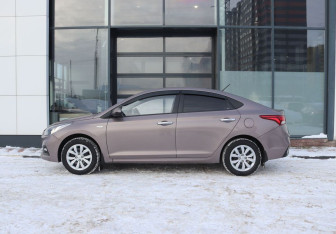 Подержанный автомобиль Hyundai Solaris Sedan 2018 года (2 фото)