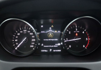 Подержанный автомобиль Land Rover Discovery Sport 2018 года (18 фото)