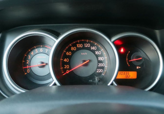 Подержанный автомобиль Nissan Tiida Sedan 2008 года (16 фото)