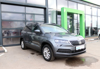 Подержанный автомобиль Skoda Karoq 2021 года (7 фото)