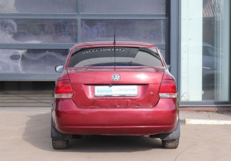 Подержанный автомобиль Volkswagen Polo Sedan 2011 года (4 фото)