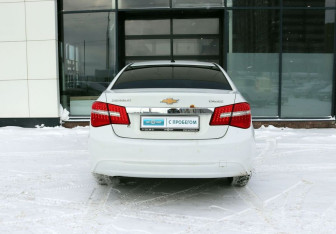 Подержанный автомобиль Chevrolet Cruze Sedan 2014 года (4 фото)