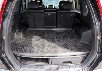 Подержанный автомобиль Nissan X-Trail 2011 года (11 фото)