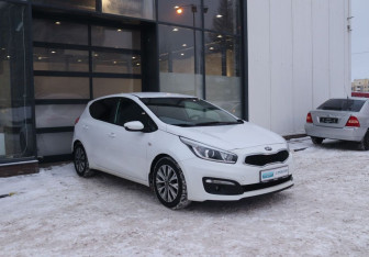Подержанный автомобиль Kia Ceed Hatchback 2018 года (7 фото)