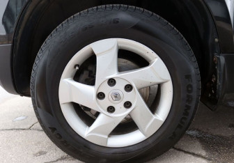 Подержанный автомобиль Renault Duster 2013 года (9 фото)